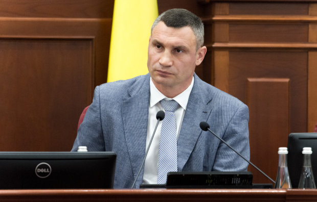 У Кличко приняли бюджет-2019: уставшим киевлянам пообещали "суперпокращення"