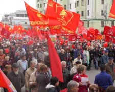 Карикатурист едко высмеял первомайский шабаш