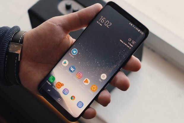 Топ-10 кращих смартфонів жовтня 2018