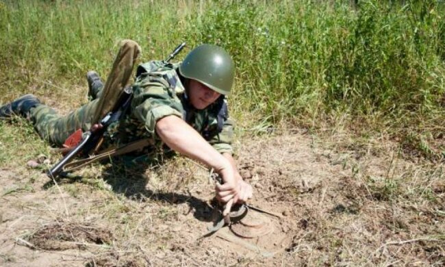 На Донбассе сохраняется тишина, идут работы по разминированию - пресс-центр АТО