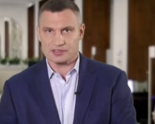 Киян пустили на пляжі, але засмагати можна не скрізь