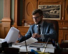 Глава "Укрзализныци" Кравцов даже после увольнения продолжит опустошать бюджет