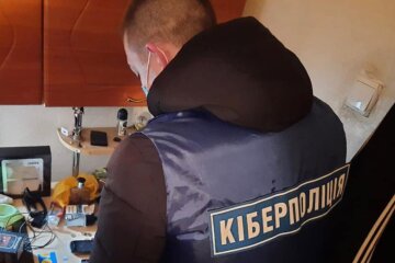 Кіберполіція викрила шахраїв, фото: facebook.com/cyberpoliceua