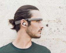 Oculus позмагається з Google Glass
