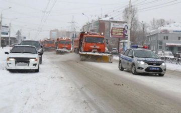 Стихія блокує українські дороги: карта