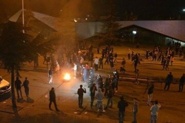 Копи розігнали людей у Батумі: затримано більше 20 осіб