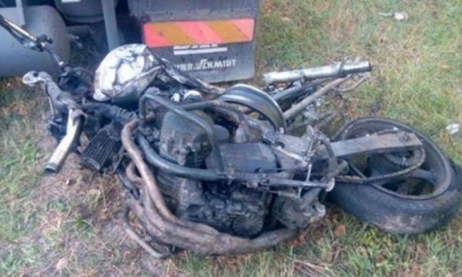 Кровавое мото-ДТП на Ровенщине: погибли люди