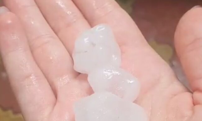 Велетенський град, кадр з відео