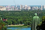 Труханів острів перестануть дерибанити: елітні дачі мажорів можуть знести бульдозером