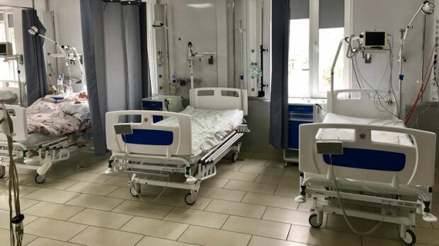 Киевские больницы "коллекционируют" пациентов с одним и тем же диагнозом: "Точно не COVID-19?"