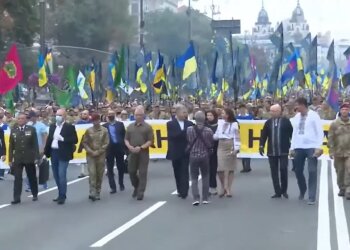 Порошенко на Марше защитников, скриншот с видео