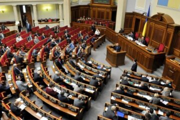 340 депутатів проголосували за підвищення пенсій та зарпат