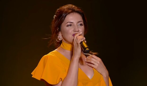 Оля Цибульская, скриншот из видео