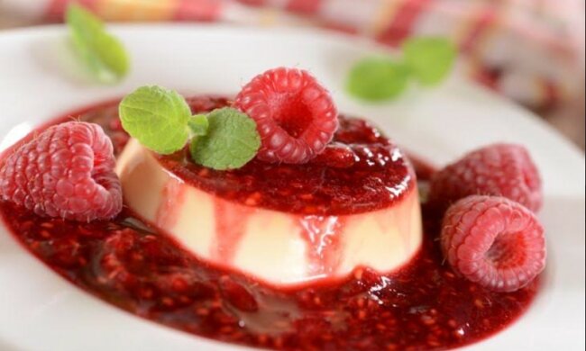 Малиновий десерт, фото: Юлія Панкова