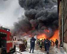 На Харьковщине вспыхнул масштабный пожар: есть пострадавшие