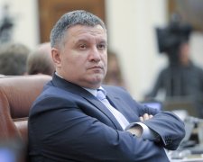 Аваков раскрыл схемы подкупа избирателей в интересах Порошенко: скупали на 1,5 млрд бюджетных денег