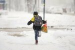 Буллінг у хмельницькій школі довів українців до сказу, лупцював нещадно: "Сподіваюся, поліція побачить це відео"