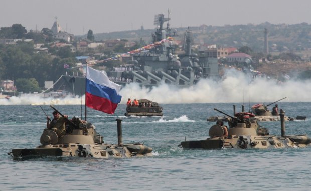 Российские судна в акватории возле Крыма