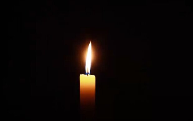 Палаюча свічка, кадр з відео: YouTube