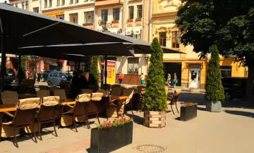 Китайский вирус не отпускает Прикарпатье - больницы переполнены, карантин продолжается