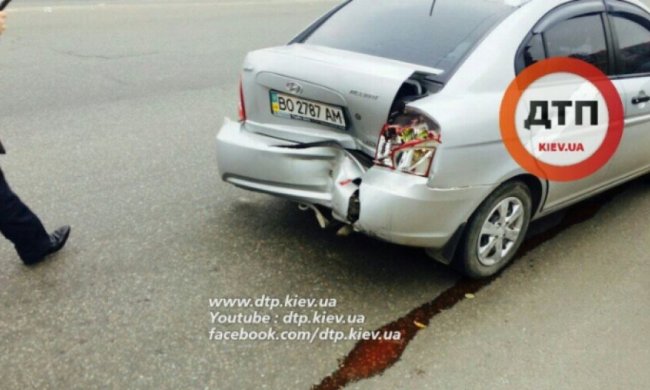 Тройная авария возле столичного Выставочного центра (фото)