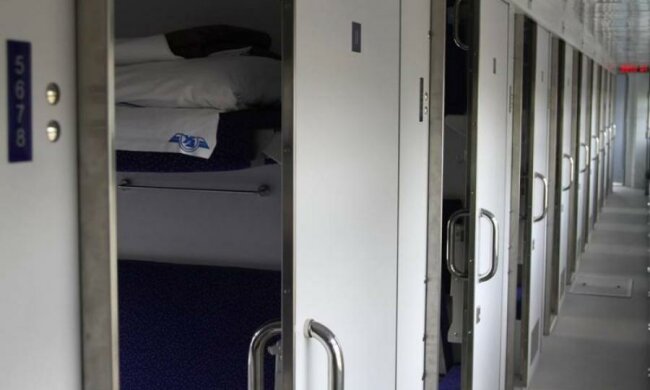 Тільки молоточки не крадіть: нові вагони Укрзалізниці показали в мережі