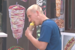 Уличная еда. Фото: скрин youtube