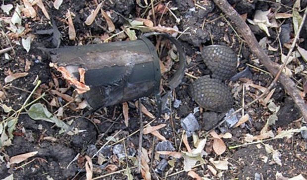 В Марьинском районе взорвали схрон боеприпасов (фото)
