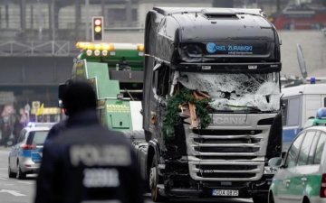 Криваве місиво в Німеччині: факти про водія вантажівки шокують