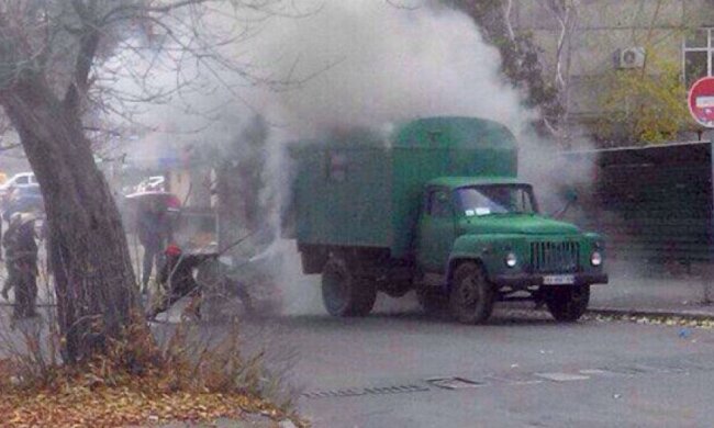 У Харкові згоріла вантажівка газівників (фото)