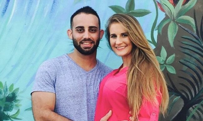 Младенец  улыбнулся в "объятиях"  погибшего отца