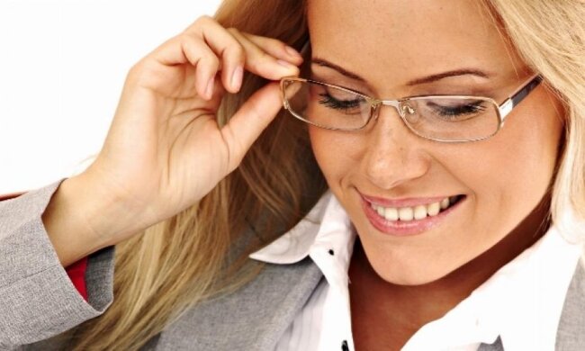 Новые "умные" очки будут подстраиваться под владельца