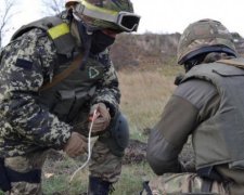 Саперы под обстрелами уничтожили 28 тысяч взрывных устройств