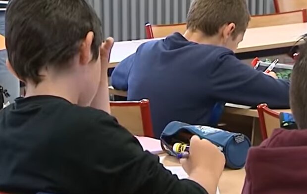 Школа во Франции, кадр из видео
