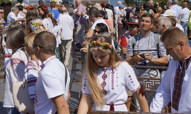 Три тысячи людей в вышиванках: новый рекорд зафиксирован  в Одессе (фото)