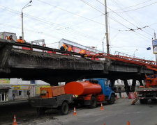 Шулявский мост закрыли: Киев превратился в "зал ожидания", водители не вылазят из пробок