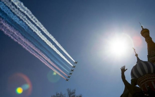 В сети появилась репетиция воздушного "победобесия" над Москвой