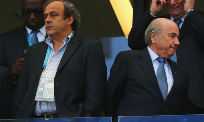 ФІФА закликає чинити тиск на Блаттера та Платіні