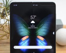 Складной Galaxy Fold ломается прямо на глазах: пользователи в шоке