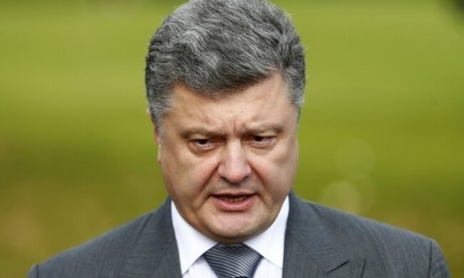 Порошенко пообіцяв захистити Україну від зовнішнього релігійного втручання