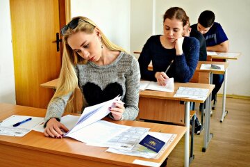 Українці вимагають від Зеленського скасувати ЗНО: "Діти просто перестають..."