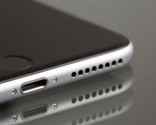 Зроби сам: умільці свердлять дірки під навушники в iPhone 7