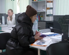 Звернення за соцвиплатами. Фото: скрін youtube