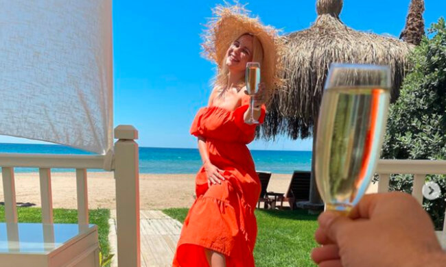 Яскрава Лілія Ребрик зігріла Instagram одним кадром: "Не чекати приводу"