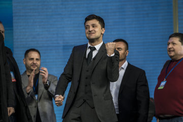 Зеленський зібрався змінити Конституцію: перший указ вже підписано