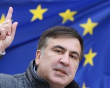 В сети показали, как Саакашвили грозил прыгнуть с крыши