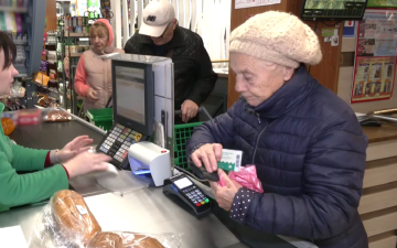 Супермаркет, пенсионерка. Фото: скрин youtube