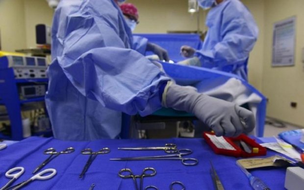 Хирургическая лопатка и труба авто: топ странных предметов, которые хирурги извлекли из пациентов