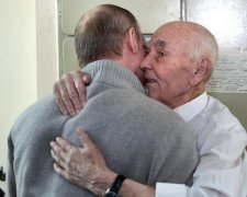 Затужив за КДБ: Путін поїхав кланятися колишньому начальнику