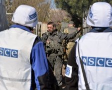 Наблюдатели ОБСЕ "не нашли" технику боевиков в местах отвода